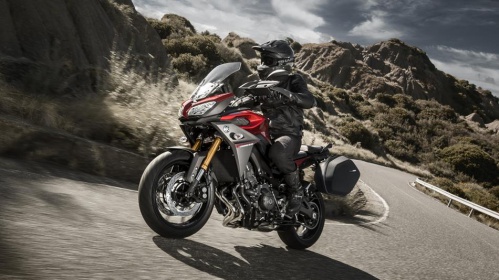 2015-Yamaha-MT09-Tracer-EU-Lava-Red-Action-005