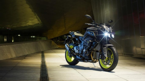 2016-Yamaha-MT-10-EU-Night-Fluo-Static-001