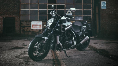 2015-Yamaha-VMAX-Carbon-EU-Carbon-Static-005