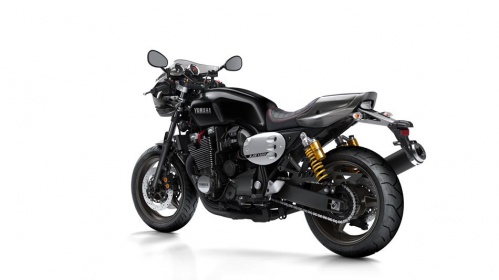 2015-Yamaha-XJR1300-Racer-EU-Midnight-Black-Studio-005