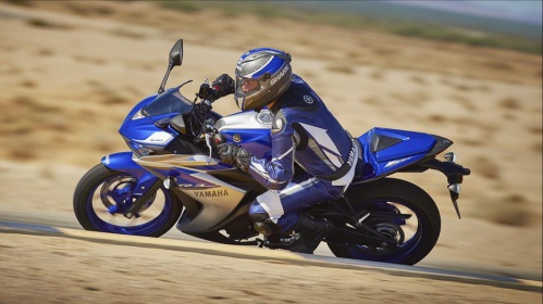 2015-Yamaha-YZF-R320-EU-Race-Blu-Action-004